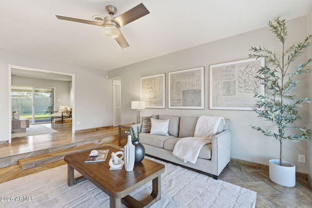 19 E CANTERBURY Court, Phoenix, AZ 85022