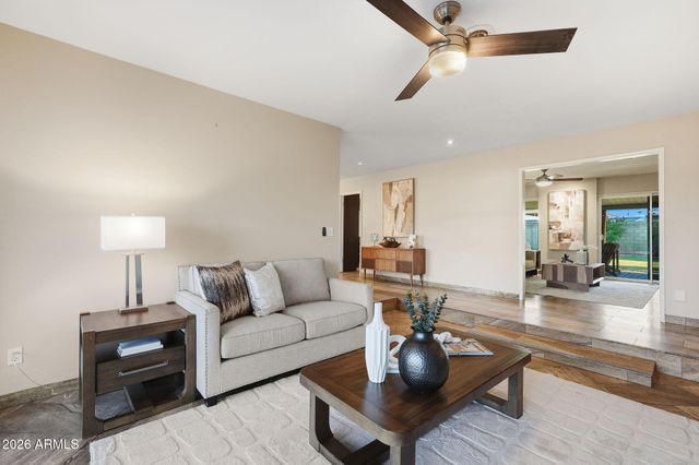 19 E CANTERBURY Court, Phoenix, AZ 85022