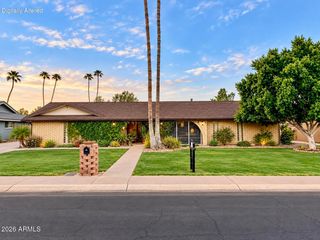 19 E CANTERBURY Court, Phoenix, AZ 85022