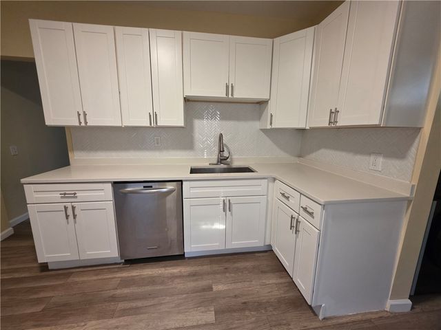 28 Carver Street, Pawtucket, RI 02860