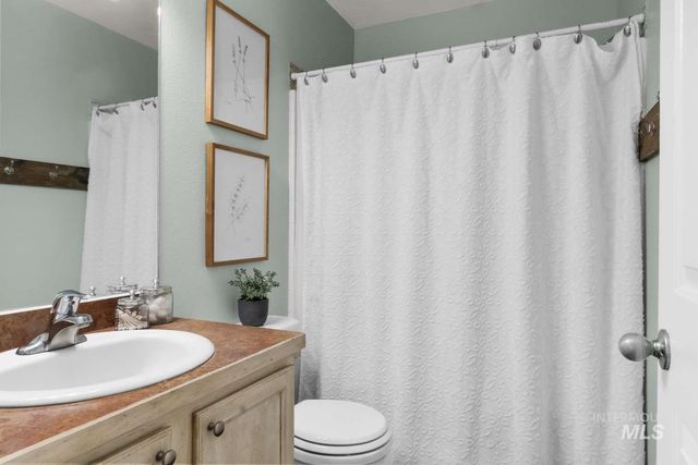 1547 Saddler St, Twin Falls, ID 83301