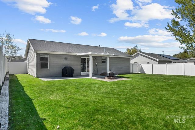 1547 Saddler St, Twin Falls, ID 83301