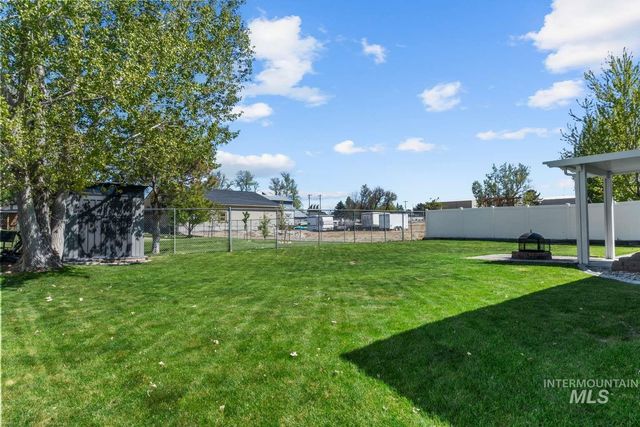1547 Saddler St, Twin Falls, ID 83301