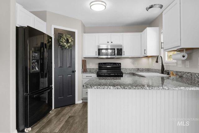 1547 Saddler St, Twin Falls, ID 83301