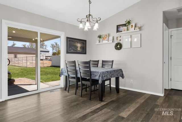 1547 Saddler St, Twin Falls, ID 83301