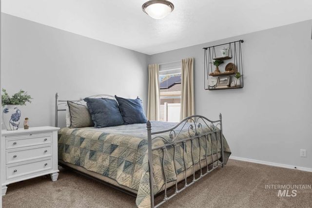 1547 Saddler St, Twin Falls, ID 83301