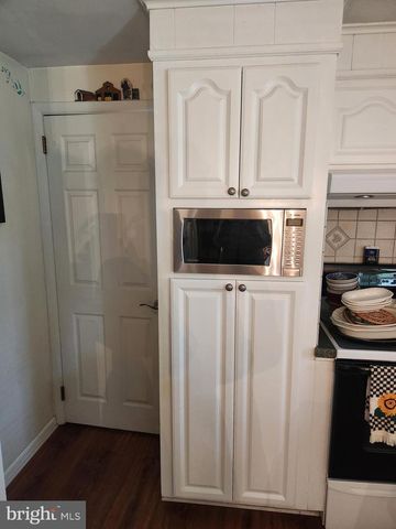 179 EASTBROOK RD, Smoketown, PA 17576