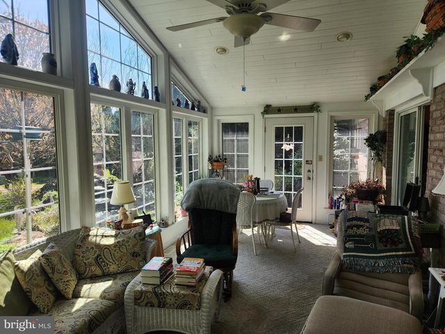 179 EASTBROOK RD, Smoketown, PA 17576