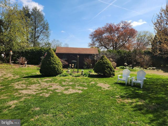179 EASTBROOK RD, Smoketown, PA 17576