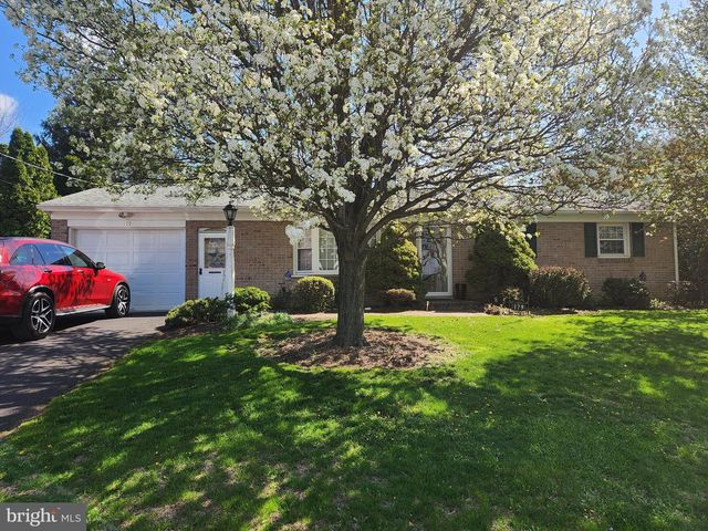 179 EASTBROOK RD, Smoketown, PA 17576