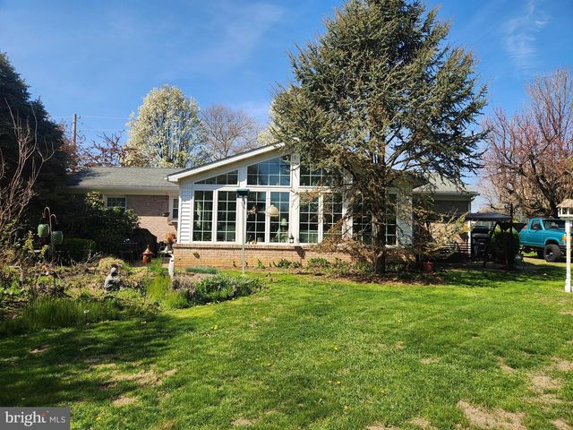 179 EASTBROOK RD, Smoketown, PA 17576