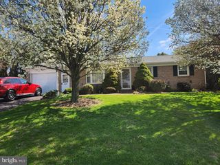179 EASTBROOK RD, Smoketown, PA 17576