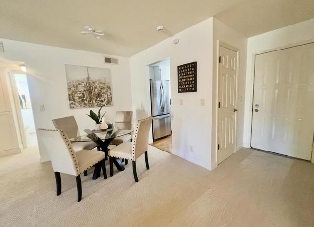 1001 E Evelyn Terrace 132, Sunnyvale, CA 94086