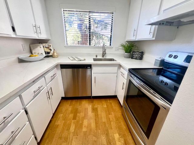 1001 E Evelyn Terrace 132, Sunnyvale, CA 94086