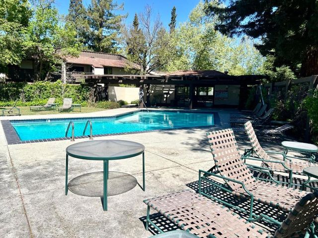 1001 E Evelyn Terrace 132, Sunnyvale, CA 94086