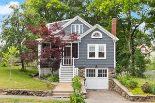 61 Fiske Ave, Waltham, MA 02453