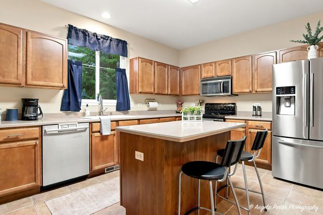 751 Needlegrass Parkway, Antioch, IL 60002