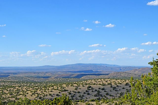 8 Overlook Way, Magdalena, NM 87825