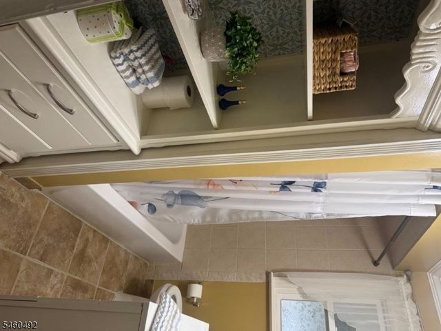 692 Hanson Ave, Perth Amboy City, NJ 08861