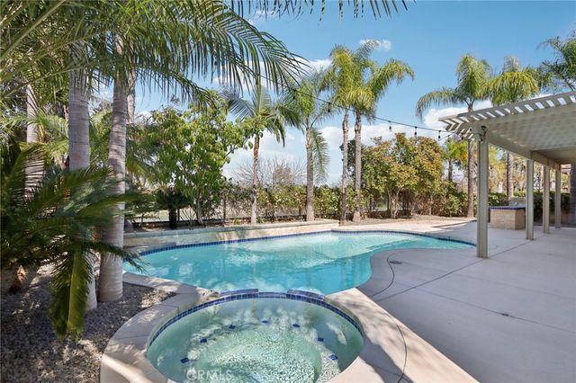 1041 Stanislaus Dr., Corona, CA 92881