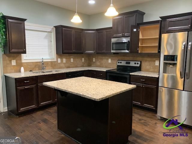 409 Rolling Acres Drive, Kathleen, GA 31047