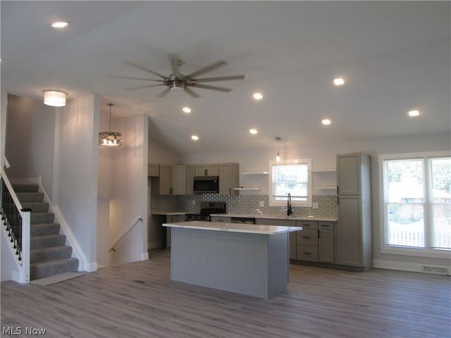 2887 Nancy Circle, Brunswick, OH 44212