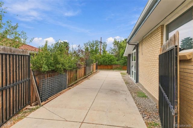 540 Uvalda Street, Aurora, CO 80011