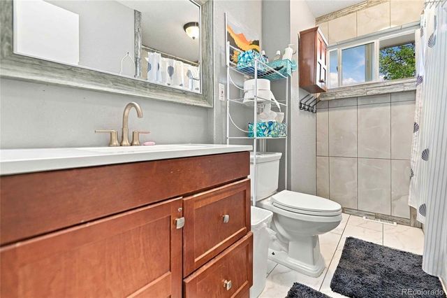 540 Uvalda Street, Aurora, CO 80011