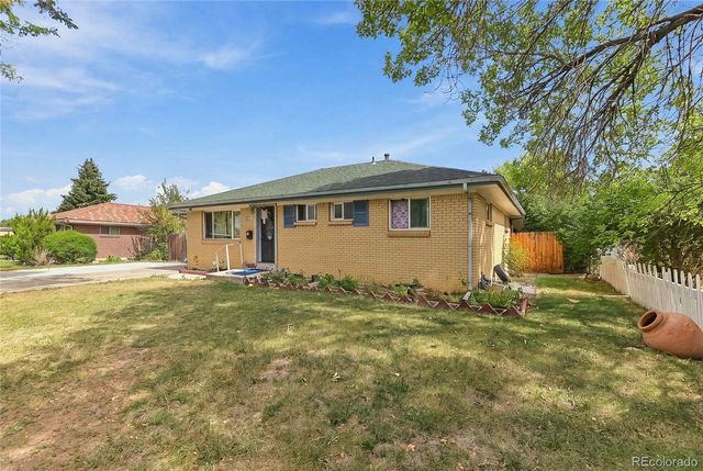 540 Uvalda Street, Aurora, CO 80011
