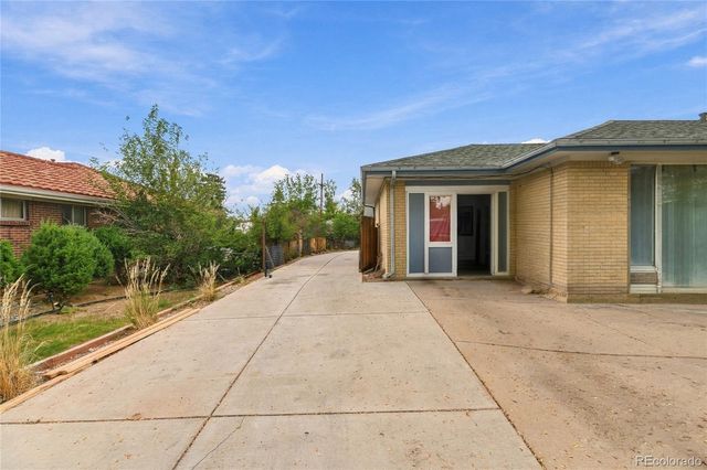 540 Uvalda Street, Aurora, CO 80011