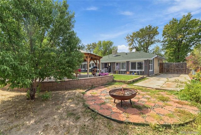 540 Uvalda Street, Aurora, CO 80011