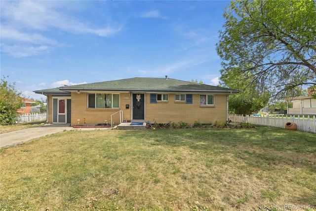 540 Uvalda Street, Aurora, CO 80011