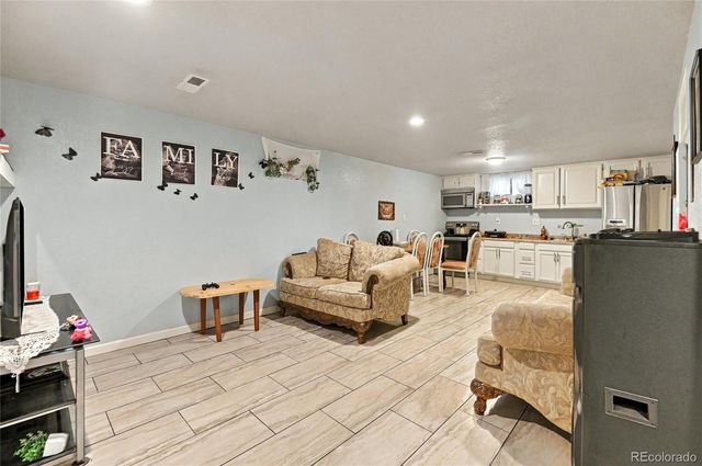540 Uvalda Street, Aurora, CO 80011