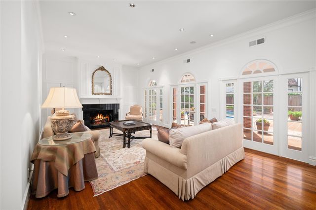 5495 Sugar Hill Drive, Houston, TX 77056