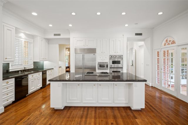 5495 Sugar Hill Drive, Houston, TX 77056