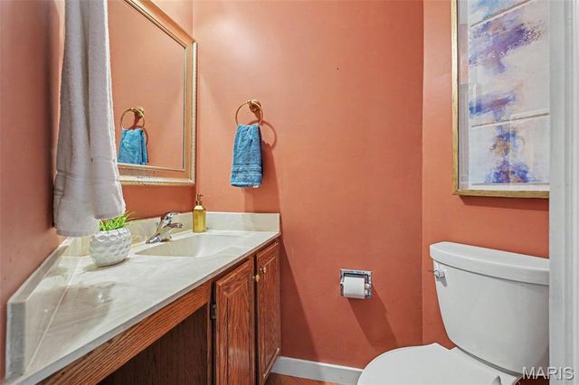 638 Old Ballwin Road, Ballwin, MO 63021