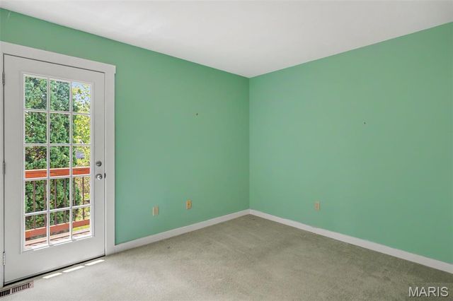 638 Old Ballwin Road, Ballwin, MO 63021