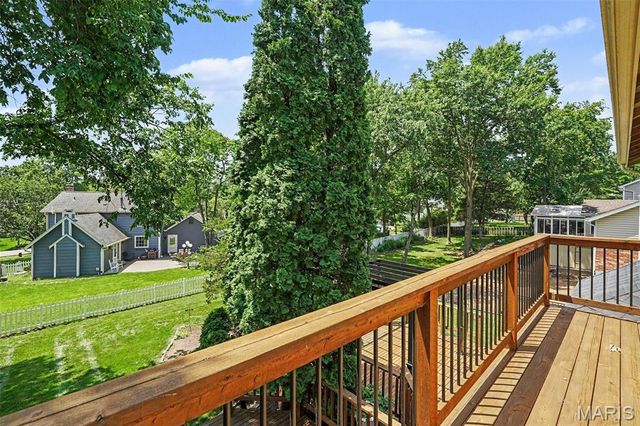 638 Old Ballwin Road, Ballwin, MO 63021