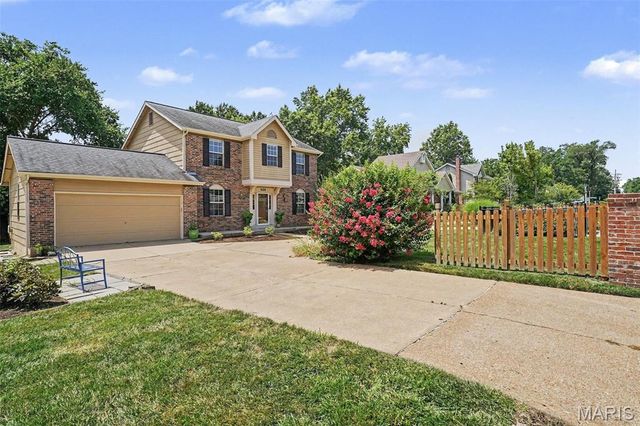 638 Old Ballwin Road, Ballwin, MO 63021
