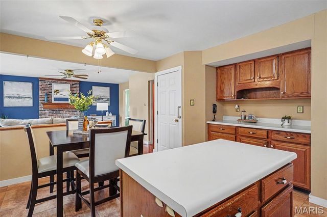 638 Old Ballwin Road, Ballwin, MO 63021
