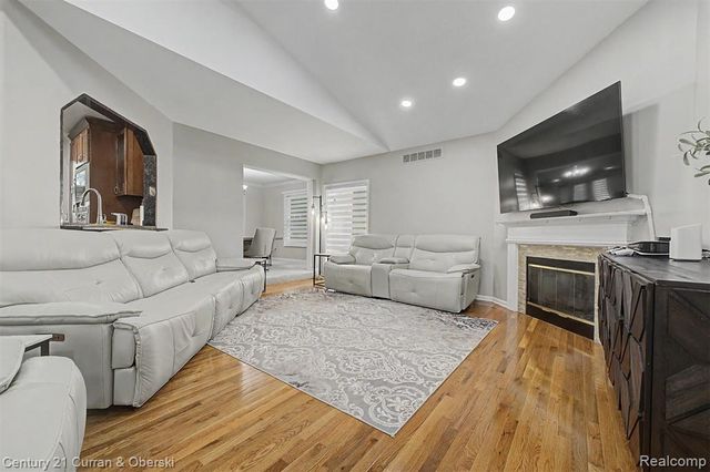 550 Fairfield Court, Canton, MI 48188