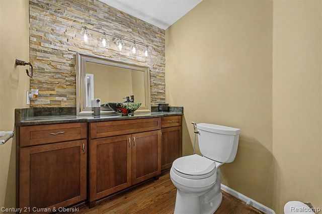 550 Fairfield Court, Canton, MI 48188