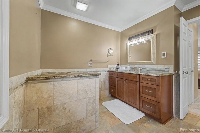 550 Fairfield Court, Canton, MI 48188