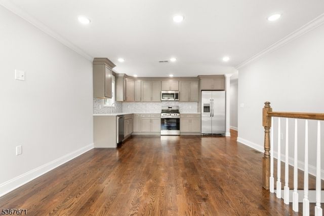 147 N 15Th St 2, East Orange City, NJ 07017