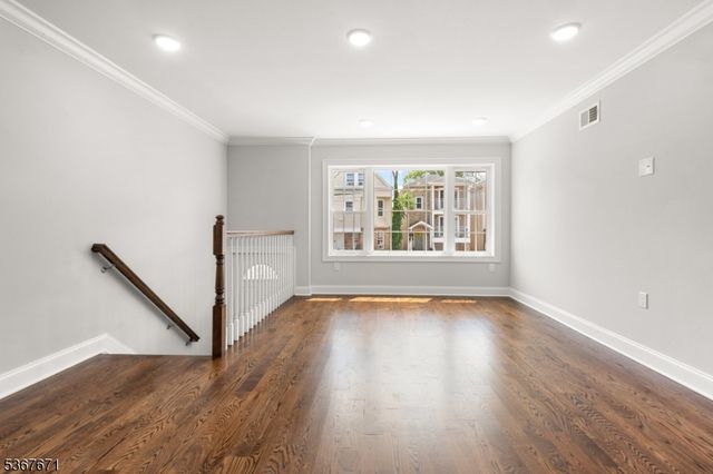 147 N 15Th St 2, East Orange City, NJ 07017