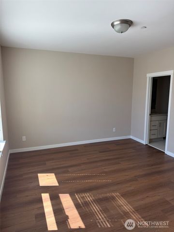 14614 35th Avenue NE, Lake Forest Park, WA 98155