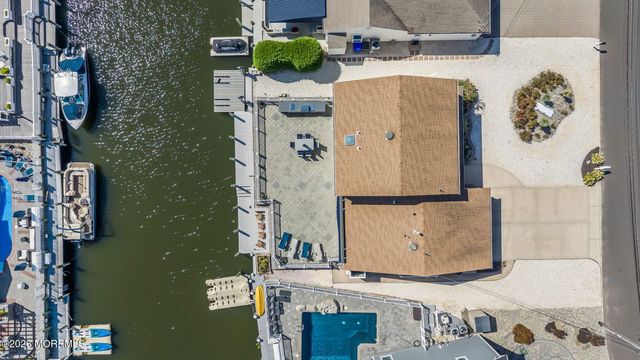 327 Tide Pond Road, Mantoloking, NJ 08738