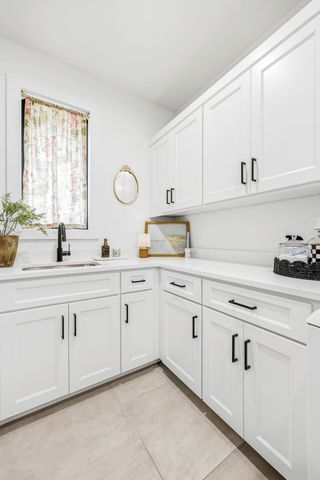 1523 N Meadowood Avenue, Springfield, MO 65802