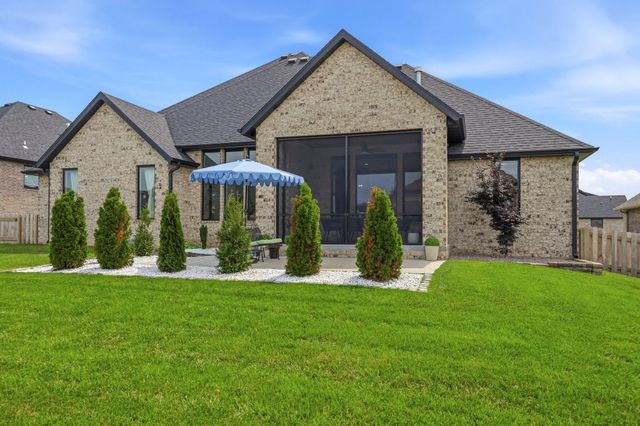 1523 N Meadowood Avenue, Springfield, MO 65802