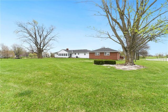 24800 Milton Thompson Road, Lee's Summit, MO 64086